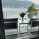 Apartment Am *