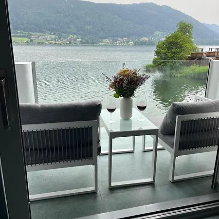 Apartment Am *